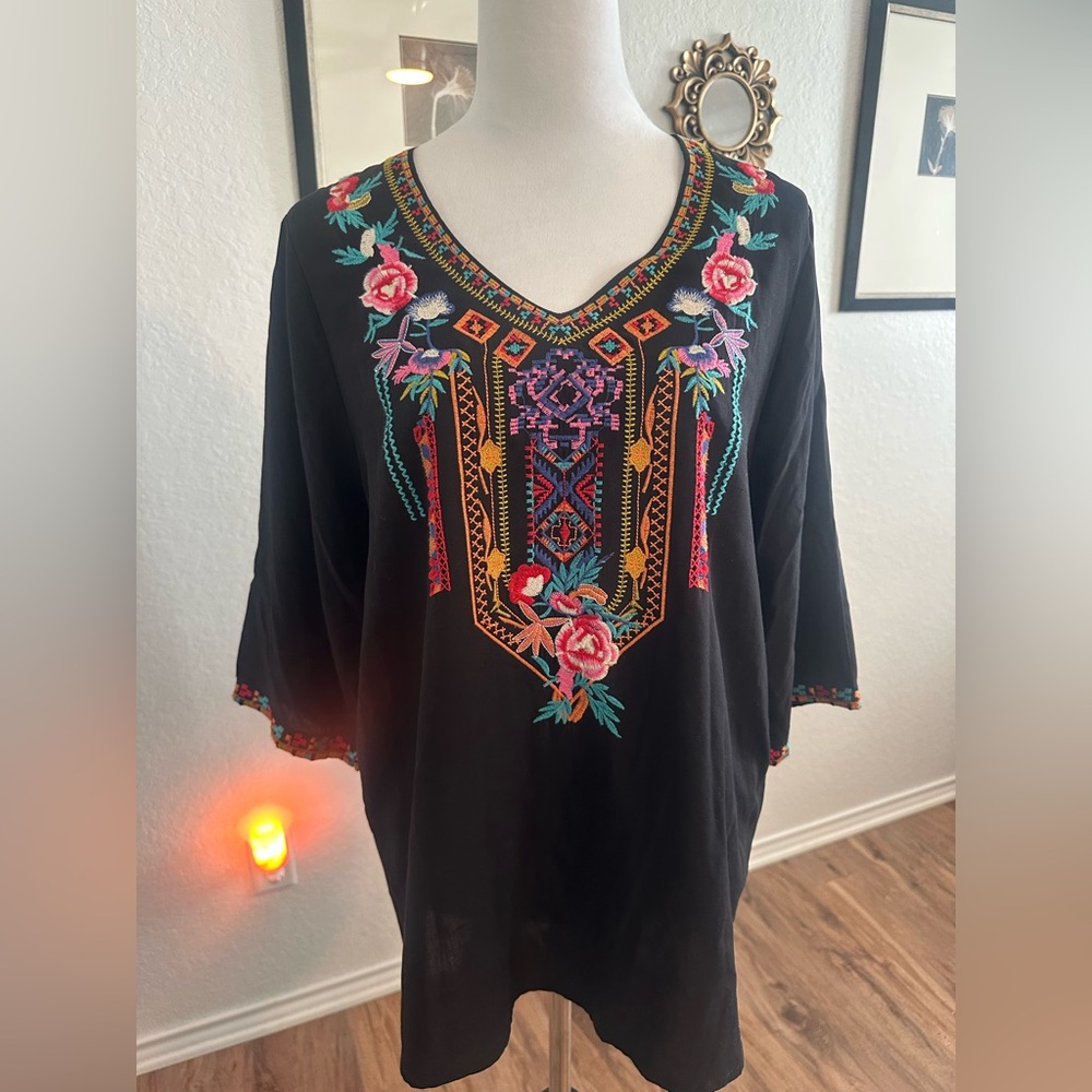 Bohemian Embroidered Black Top ✨🖤✨